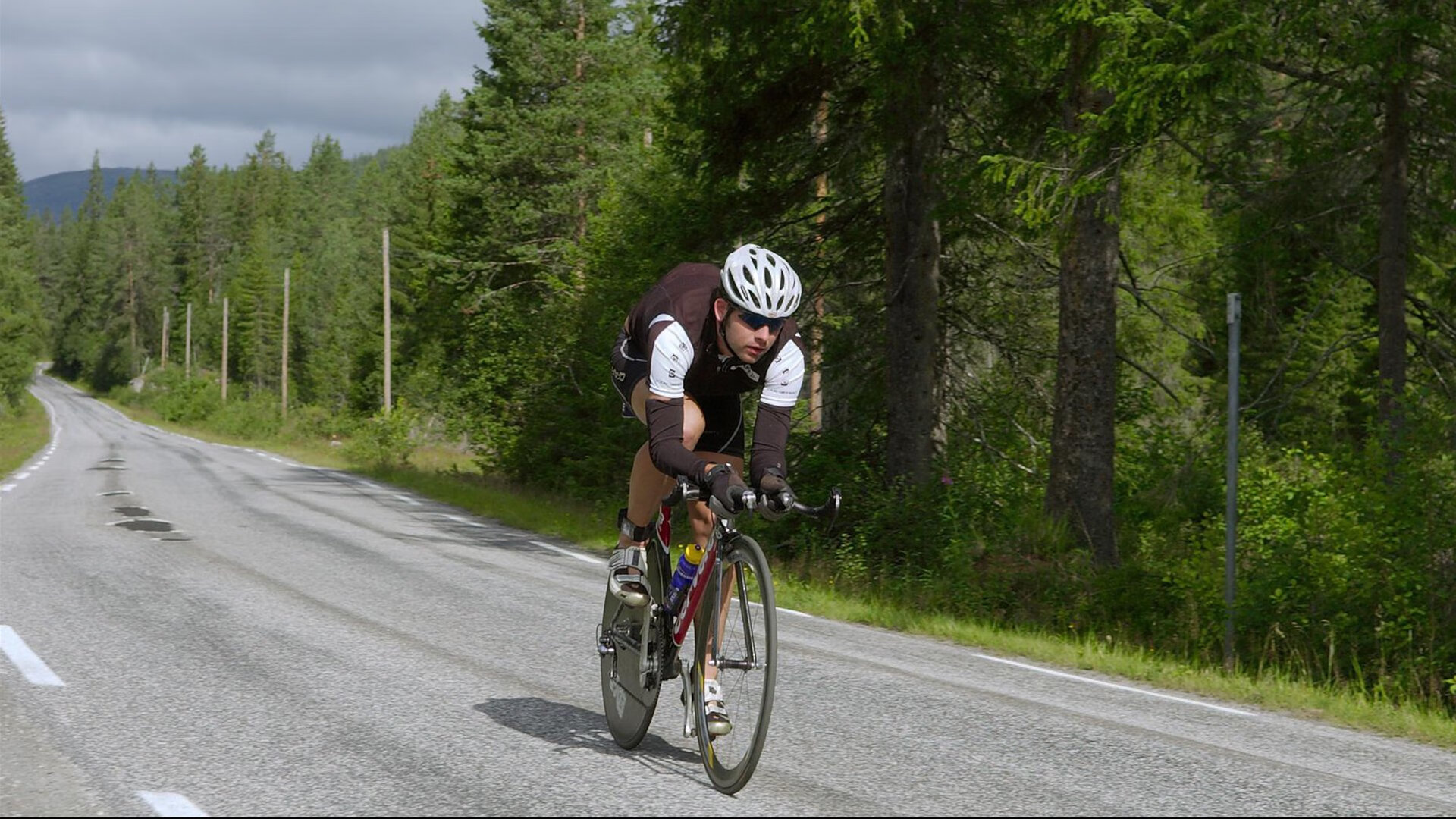 乐鱼体育下载-裁判判罚新规：改变比赛节奏的“秘密武器”，裁判的判法